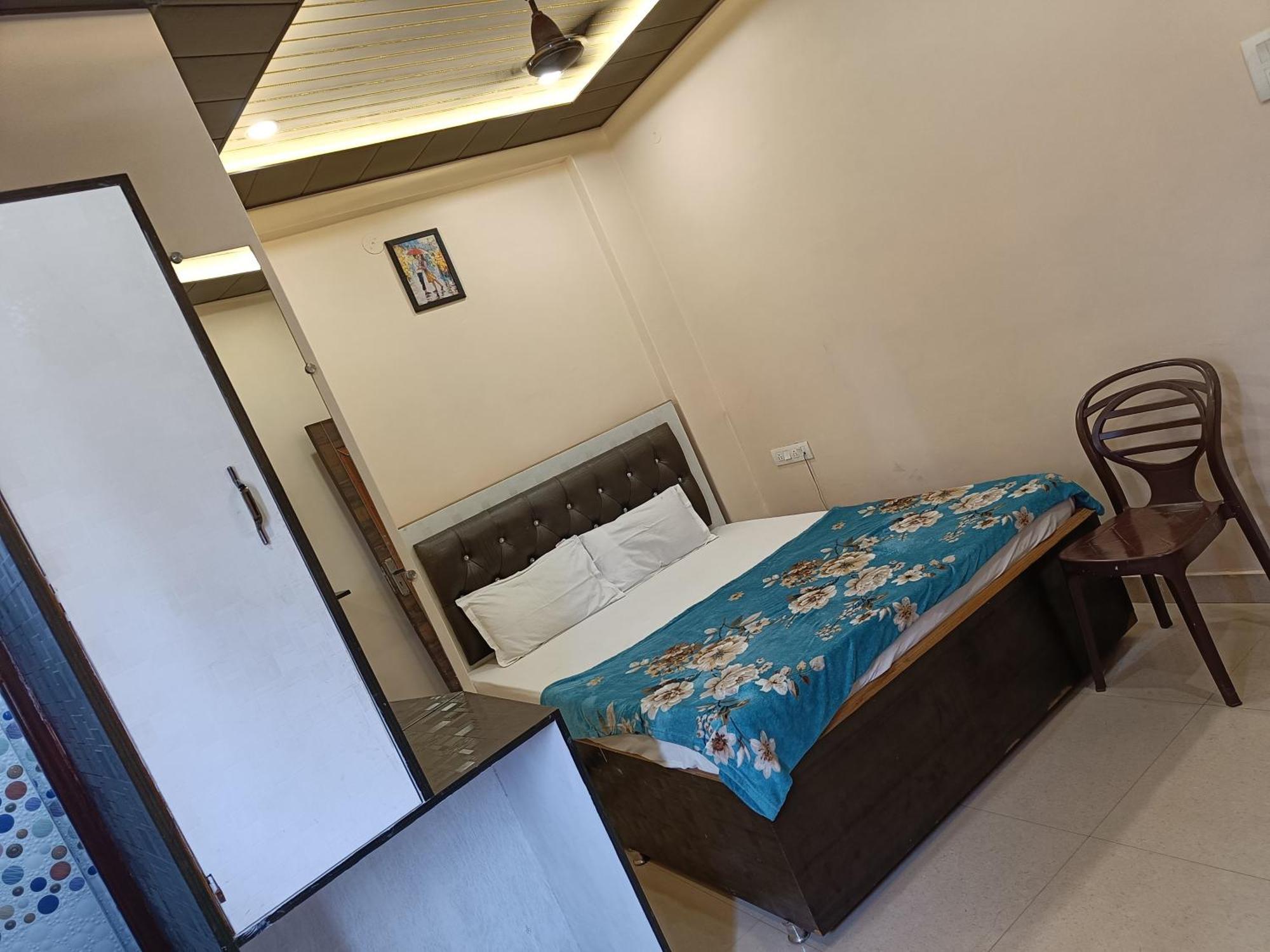 فندق Pragya International فاراناسي المظهر الخارجي الصورة