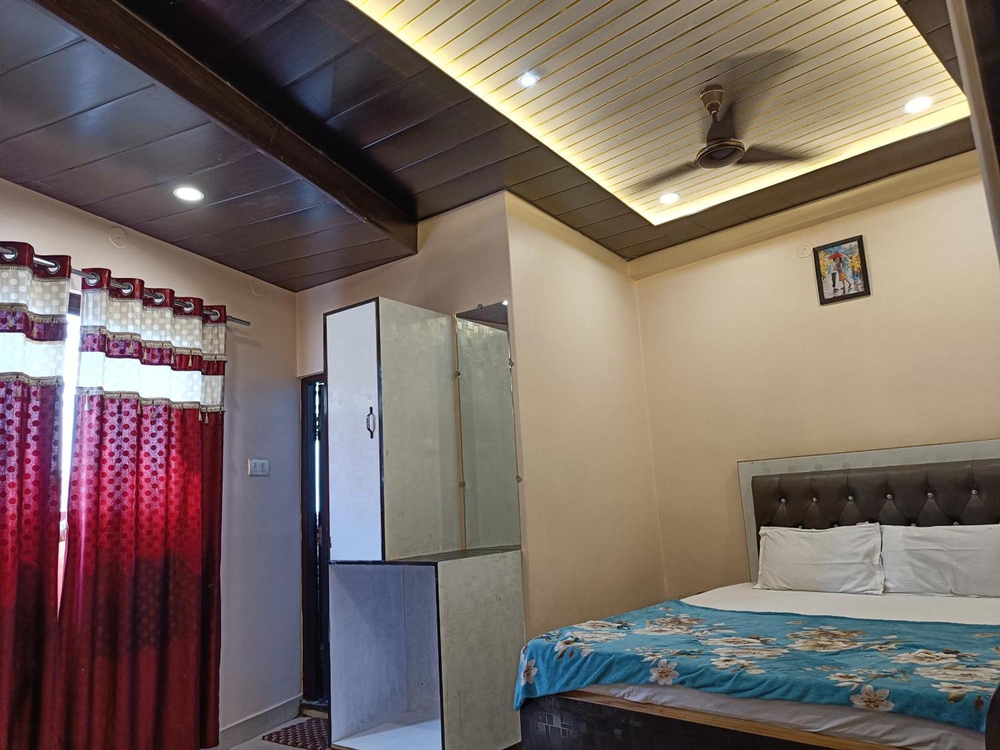 فندق Pragya International فاراناسي المظهر الخارجي الصورة